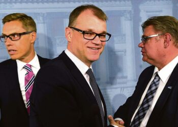 Kaikki kolmen ässän avainministerit ovat lupailleet entistä julkisempaa omistamista, mutta totuus on toisenlainen.