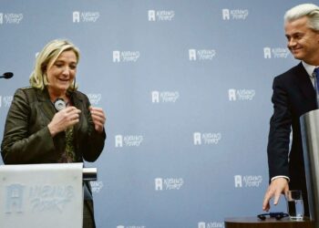 Äärioikeistojohtajat Marine Le Pen ja Geert Wilders kokoavat yhteistä blokkia ensi vuoden eurovaaleihin.