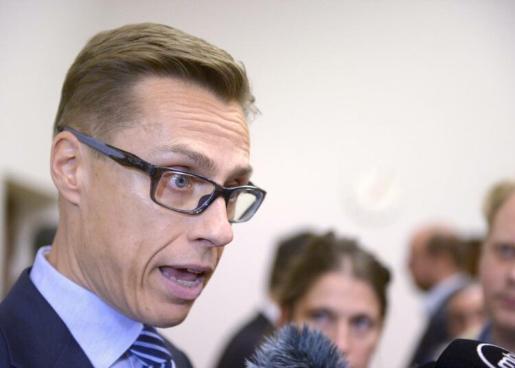 Valtiovarainministeri Alexander Stubb on virkamiesten juoksupoika.