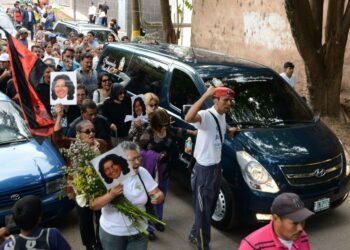 Berta Cáceres haudattiin torstaina kotikaupungissaan La Esperanzassa.