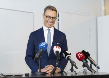 Tasavallan presidentti Alexander Stubb korosti, että ei näe mitään riskejä siinä, että Suomi on lisännyt merkittävästi strategisten asejärjestelmien ostoa Israelista.