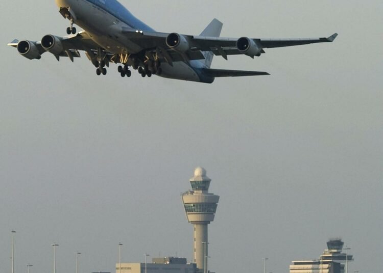 Hollantilaisen KLM:n rahtilehto lähti sunnuntaina Amsterdamista kohti Bangkokia.