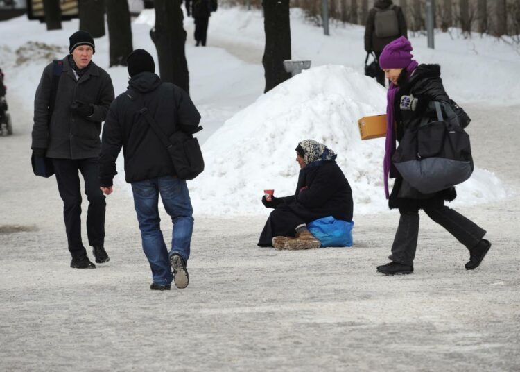 Monet ministerit ehtivät julkisuudessakin epäillä kerjuukiellon mielekkyyttä ja tehoa.