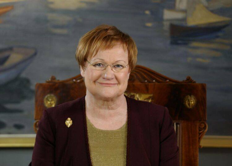 Tasavallan presidentti Tarja Halonen pitämässä uudenvuodenpuhettaan.