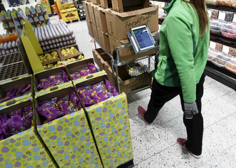 Kaupan alan lakot alkoivat tänään maanantaina logistiikan lakolla. Kaupat menevät kiinni keskiviikkona.