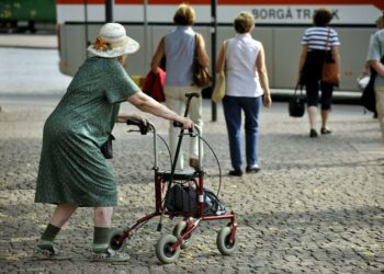 Terveyden- ja sosiaalimenojen odotetaan nousevan hurjasti väestön ikääntymisen myötä.