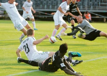 Veikkausliigan yleisömäärät ovat kääntyneet nousuun ja yksi syy tähän on otteluiden parantunut taso. Viime sunnuntaina pelattua FC Honka - FC Inter -peliä ei voida missään nimessä väittää tylsäksi. Turkulaiset voittivat ottelun 3–2.
