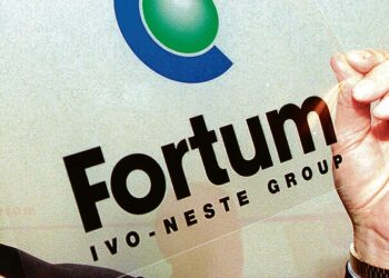 Kirjoittajat kauhistelevat Fortumin yhteistyösuunnitelmia atomivoimayhtiöiden kanssa.