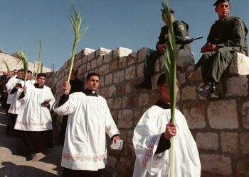 Kirjoittaja arvostelee peruskoulua tunnustuksellisesta uskonnonopetuksesta, jossa keskitytään muun muassa muinaisiin tapahtumiin ja satuihin Israelista. Kuva on Jerusalemista.