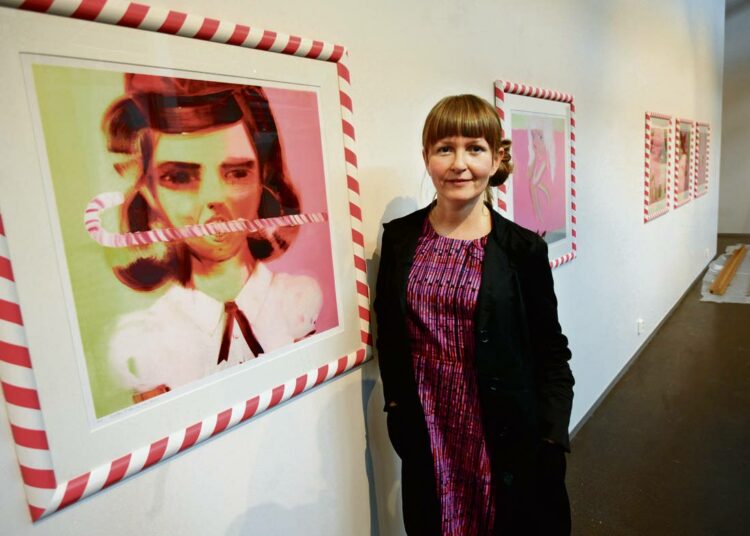 -Candy Canea ottaa päähän, jos se yritetään laittaa johonkin lokeroon tai jos sanotaan ettet voi olla feministi jos käytät huulipunaa ja korkokenkiä. Hän on valmis puolustamaan valintojaan, Katja Tukiainen kuvailee teostaan.
