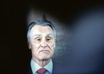 Portugalin presidentti Anibal Cavaco Silva pyysi huhtikuun alussa armoa EU:lta ja Kansainväliseltä valuuttarahastolta.