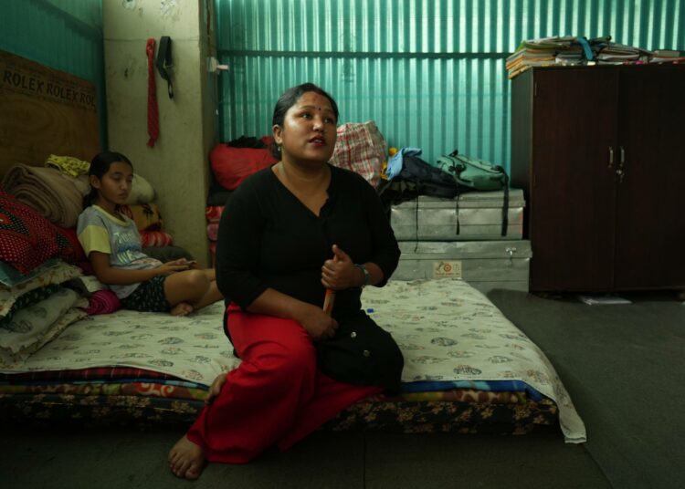 Talonsa menettänyt Goma Sundas elää Teesta Bazarin hätäapuleirissä ja odottelee tukea, jotta voisi rakentaa talonsa uudestaan.