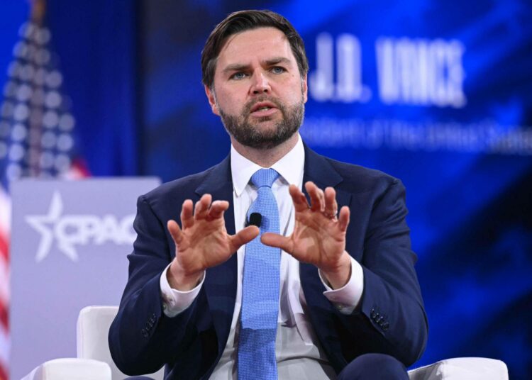 JD Vance puhumassa konservatiivien vuosittaisessa suurtapahtumassa CPAC:ssa helmikuussa.