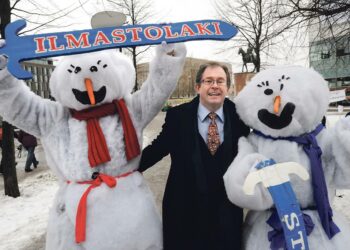 Pentti Tiusanen kannusti keskiviikkona Maan Ystävien kampanjaa ilmastolain puolesta.