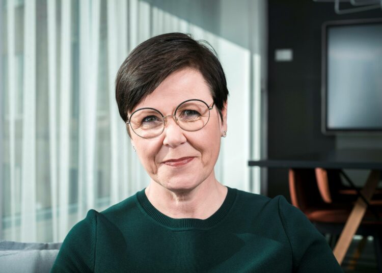 –¿Ennen on päätetty, että silloin kun työelämän sääntelyä tehdään, ovat työnantajat ja työntekijät tasavertaisina suunnittelemassa sitä, SAK:n varapuheenjohtaja Katja Syvärinen sanoo.