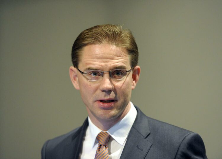 Joka ikinen työtunti kehittää yhteiskuntaa, toteaa pääministeri Jyrki Katainen.