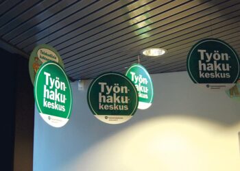 Kuntouttavan työtoiminnan tarpeessa olevat ihmiset ovat lähes säännönmukaisesti toimeentulotukiasiakkaita.