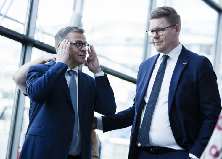 Pääministeri Petteri Orpo (kok) ja SDP:n puheenjohtaja Antti Lindtman.