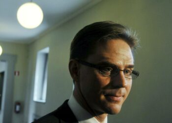 Hallitustunnustelija Jyrki Katainen sai vastaukset lisäkysymyksiinsä maanantaina.