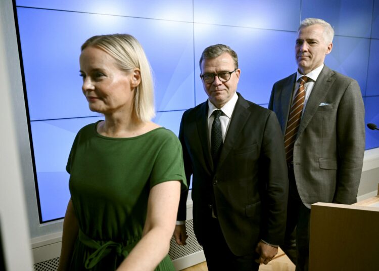 Hallitus aloitti tiistaina budjettiriihen. Kuvassa valtiovarainministeri Riikka Purra (ps.), pääministeri Petteri Orpo (kok.) ja opetusministeri Anders Adlercreutz (rkp).