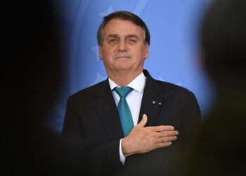 Brasilian presidentin Jair Bolsonaron katsotaan olevan vastuussa yli 300 000 brasilialaisen kuolemaan.