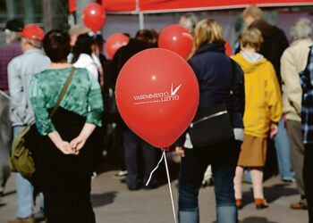 Vasemmistoliiton keskeinen haaste on murtaa ei!-imago ja muuttaa se positiiviseksi, puolueen ohjelmia ja periaatteita vastaavaksi.