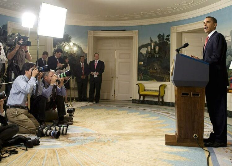 Yhdysvaltojen presidentti Barack Obama teki näyttävän irtioton edeltäjänsä George Bushin politiikasta.