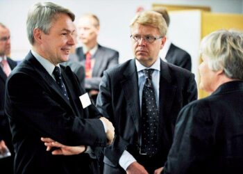 Vihreiden kansanedustaja Pekka Haavisto (vas.) on lähdössä puolueen presidenttiehdokkaaksi.