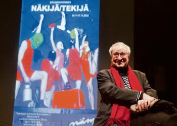 Kirjailija Hannu Salaman mielestä näyttelijäopiskelijoiden teatteriversio hänen 1970-luvun teoksestaan on parasta perinnönsiirtoa nykyaikaan.