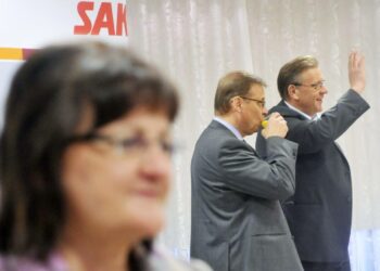 SAK:n edustajakokouksen asioita käsittelevässä tiedotustilaisuudessa oik. Matti Huutola, Lauri Lyly ja Eija Hietanen.