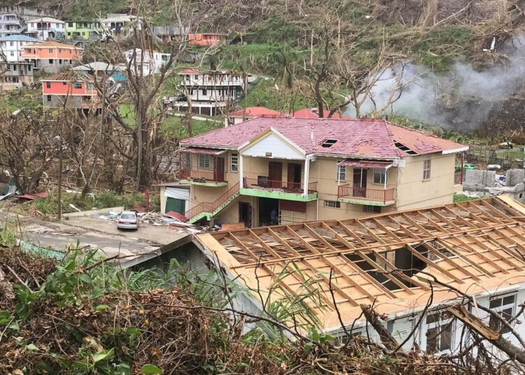 Wallhousen kaupunki Dominikaanisessa tasavallassa muutama päivä sen jälkeen kun viitoskategorian hurrikaani Maria oli iskenyt saarelle. Latinalaisen Amerikan ja Karibian ilmastoviikolla Dominikaaninen tasavalta vaati yhteistä alueellista näkemystä YK:n syksyiseen ilmastokokoukseen.