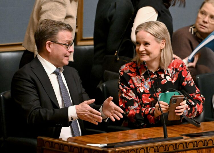 Pääministeri Petteri Orpon (kok.) hallitus on onnistunut kääntämään Suomen työllisyyden suunnan. Kuvassa mukana yhteistyökumppani, perussuomalaisten puheenjohtaja, valtiovarainministeri Riikka Purra.