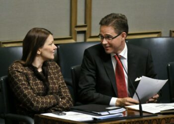 Pääministeri Mari Kiviniemi ja valtiovarainministeri Jyrki Katainen.