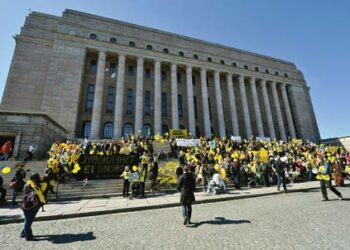 Ydinvoimaa vastaan osoitettiin mieltä Helsingissä viime lauantaina.