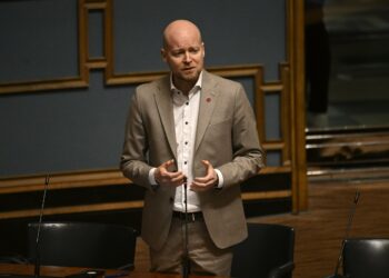 Eduskunta keskusteli polttoaineiden hinnoista tiistaina. Kuvassa on Jussi Saramo.