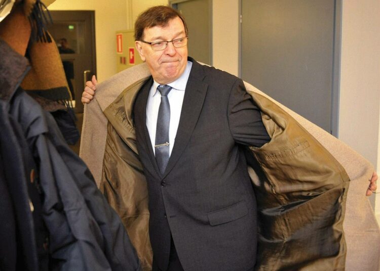 Paavo Väyrynen – tien päälle taas.